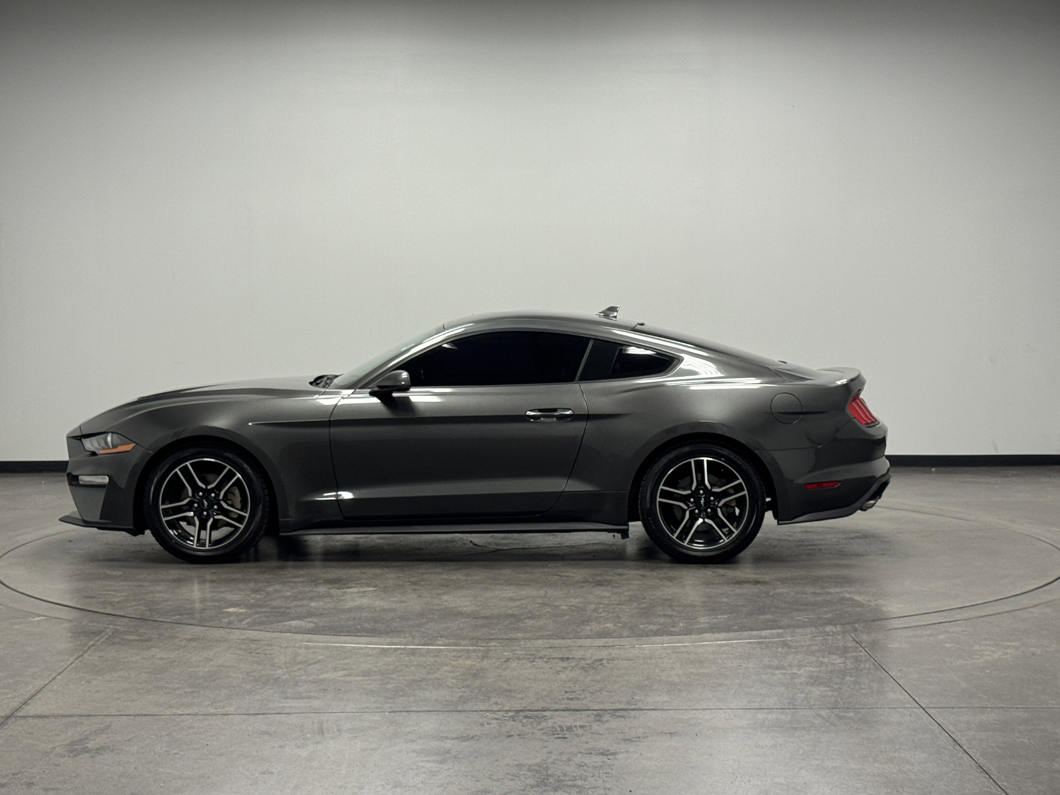 2020 Ford Mustang EcoBoost Premium photo 4