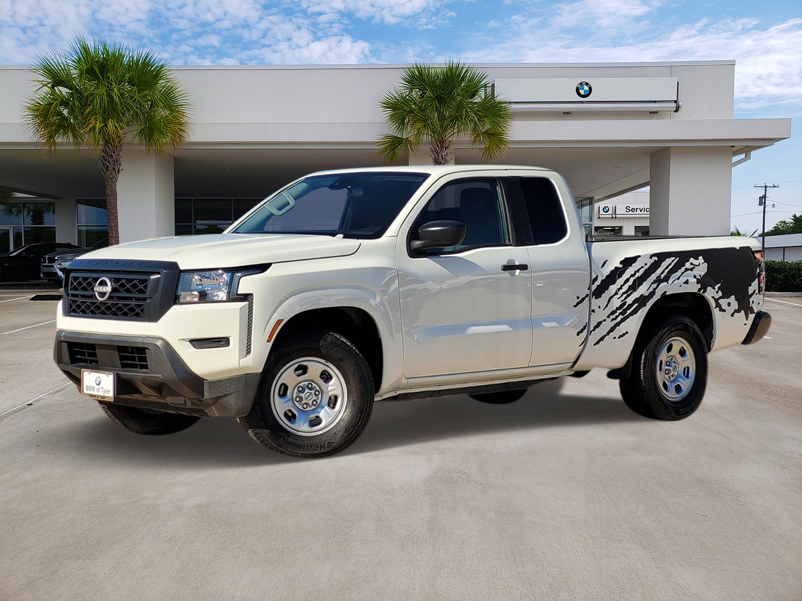 2024 Nissan Frontier S's photo