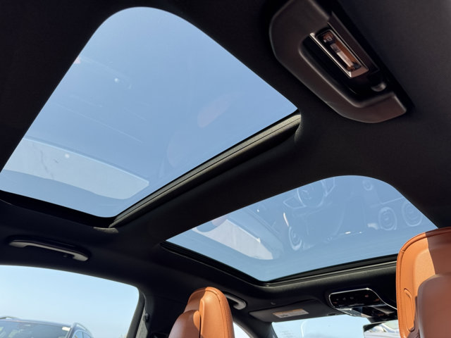 2025 Mercedes Benz C 300 photo 3