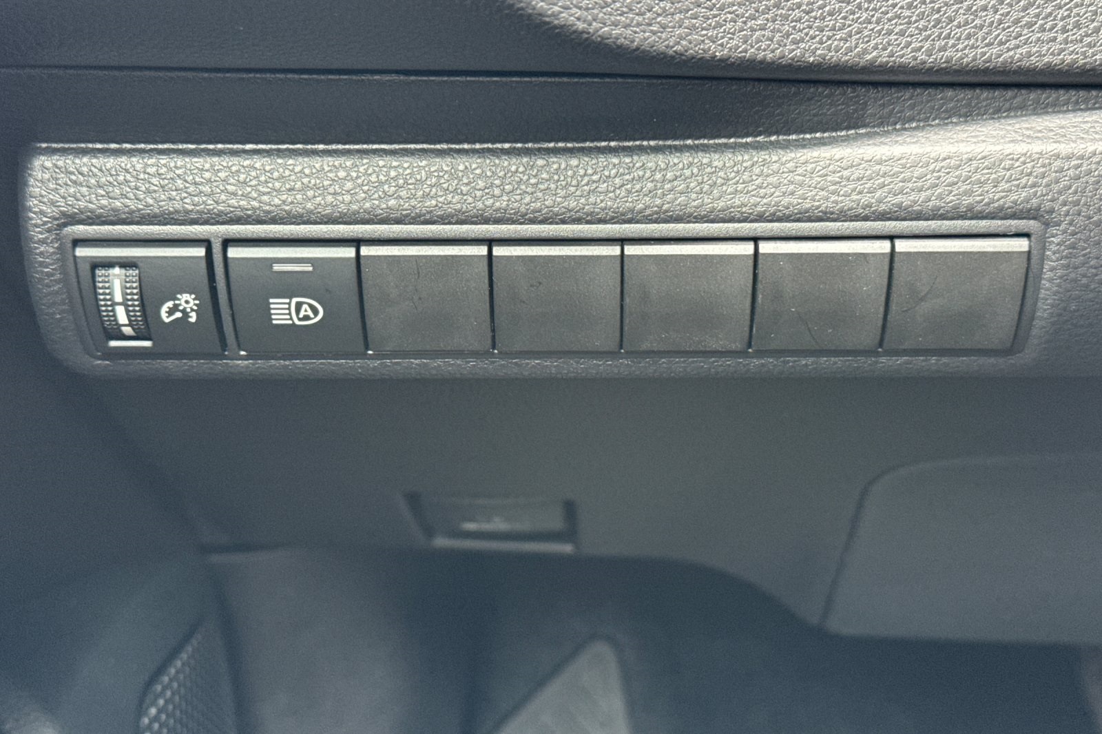 2025 Toyota Corolla LE photo 27
