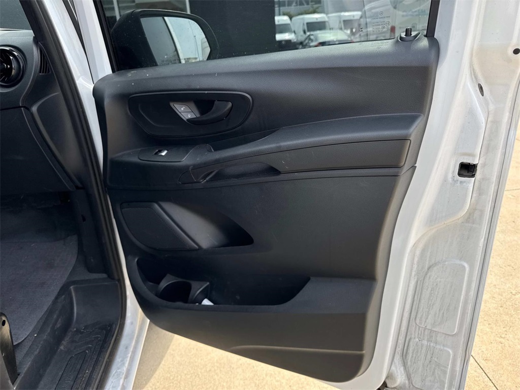 2023 Mercedes Benz Metris Cargo photo 9