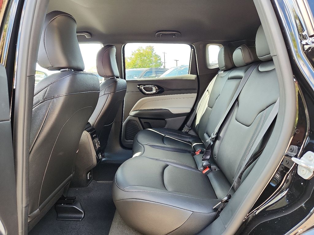 2026 Jeep Compass Limited photo 4