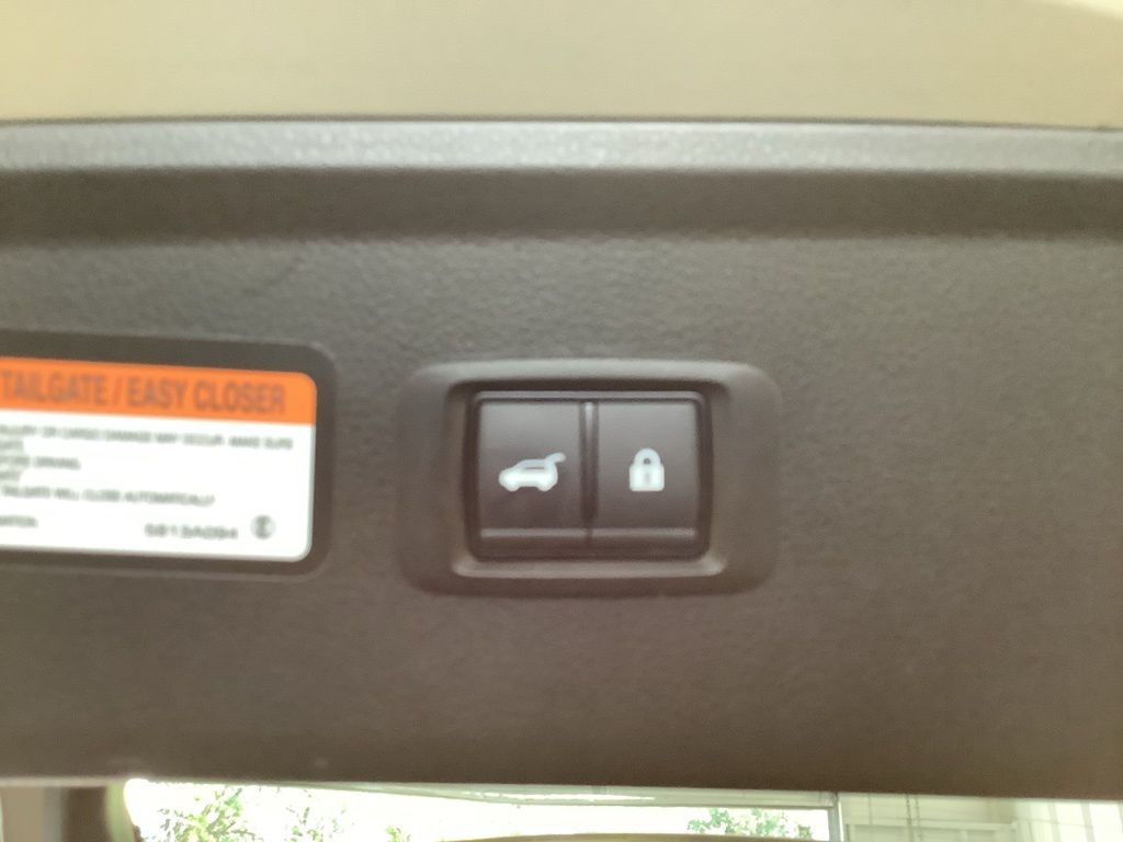 2024 Mitsubishi Eclipse Cross SEL photo 36