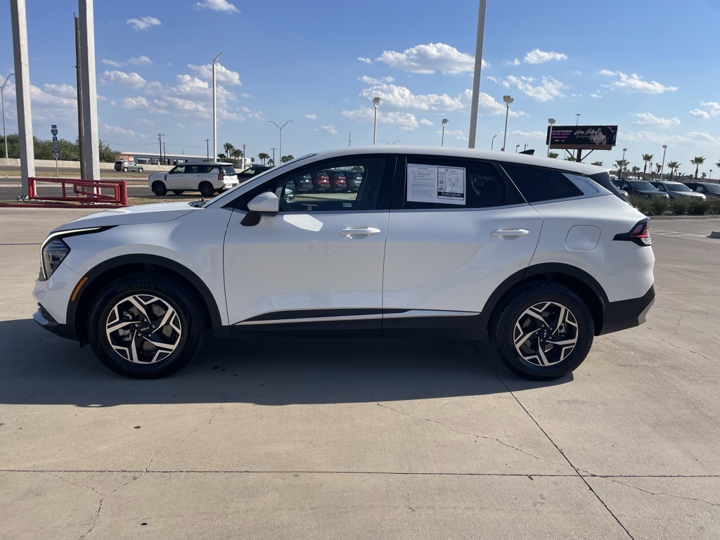 2024 Kia Sportage LX photo 2