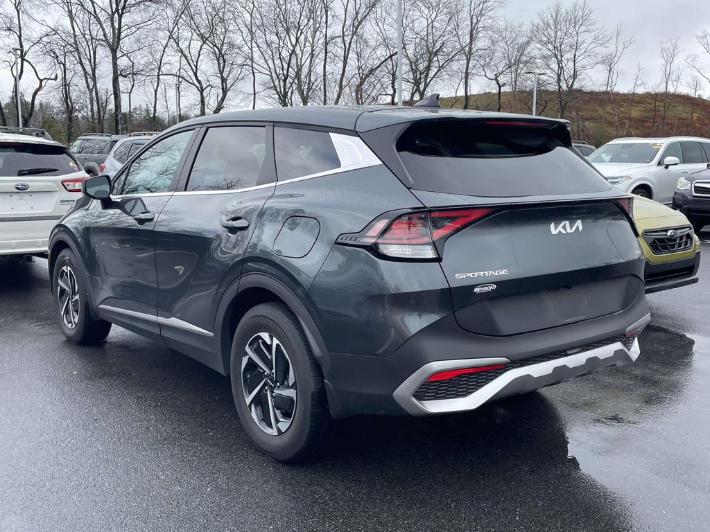 2023 Kia Sportage Hybrid LX photo 3