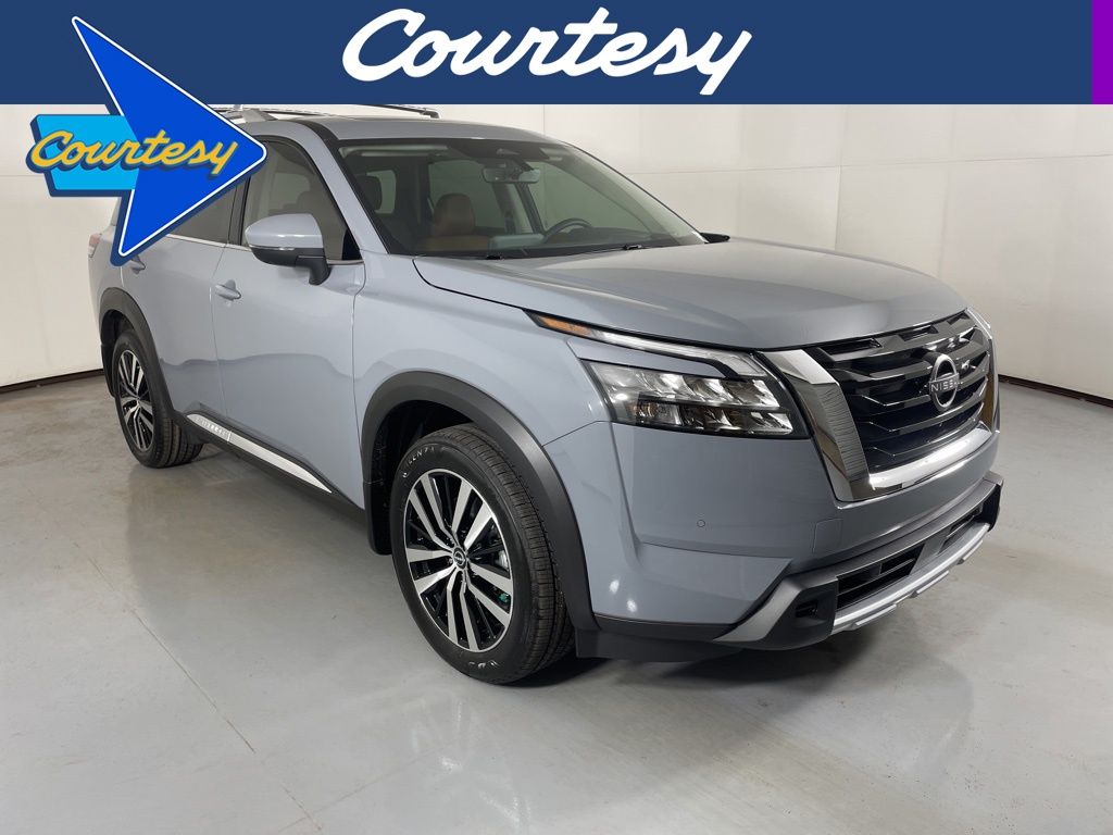 2025 Nissan Pathfinder Platinum's photo