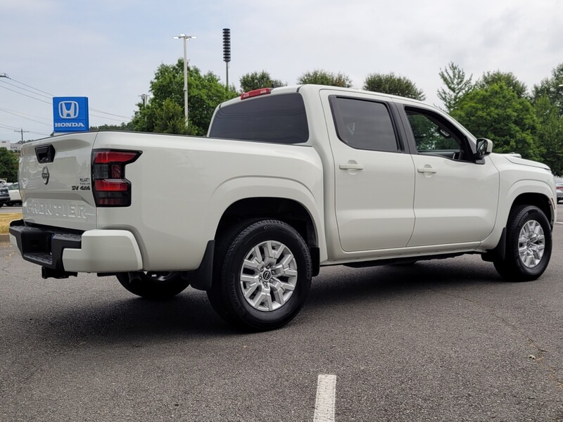 2023 Nissan Frontier SV photo 3