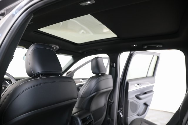 2025 Jeep Grand Cherokee Limited photo 18