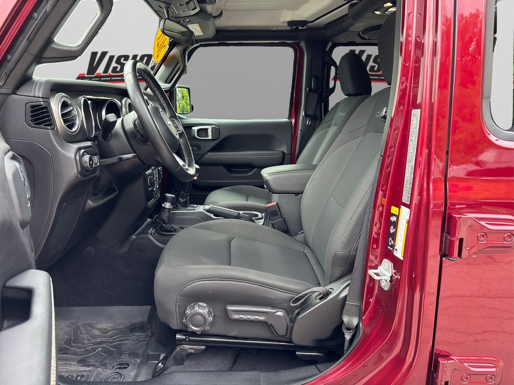 2021 Jeep Wrangler Unlimited Sahara photo 8