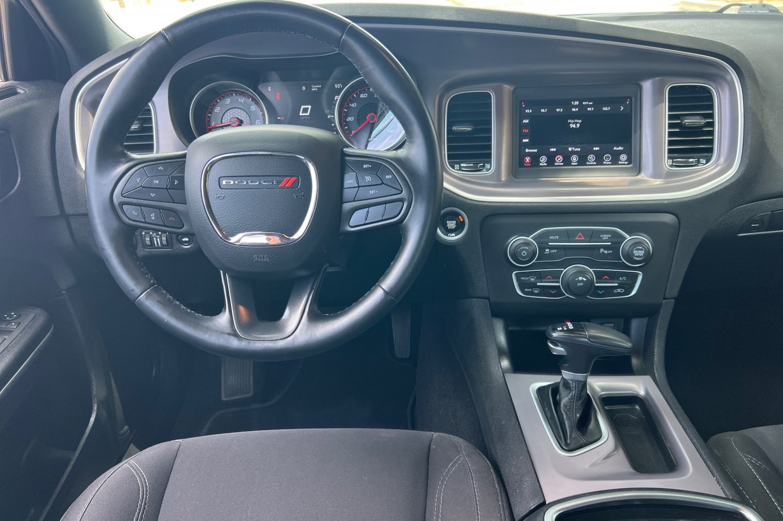 2022 Dodge Charger SXT photo 3