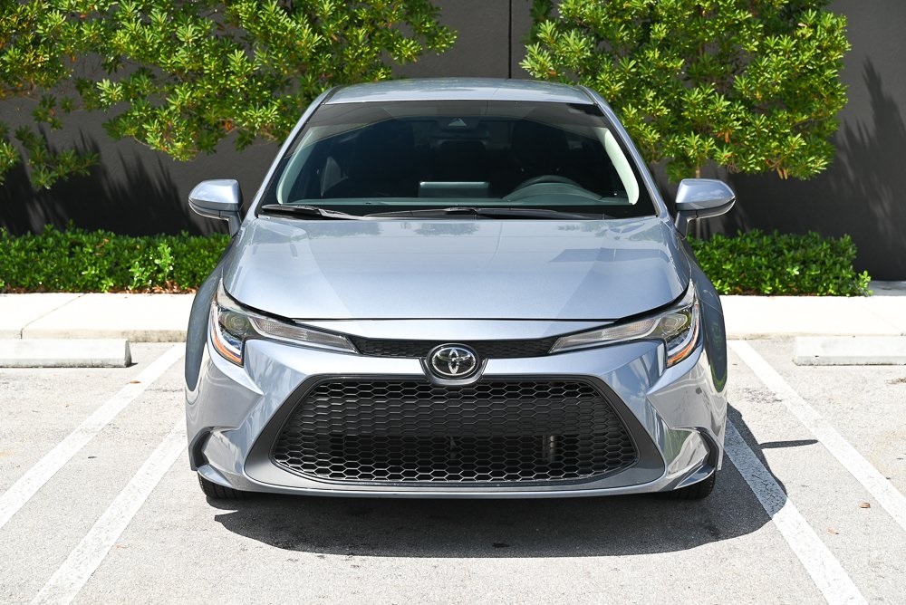 2022 Toyota Corolla LE photo 2
