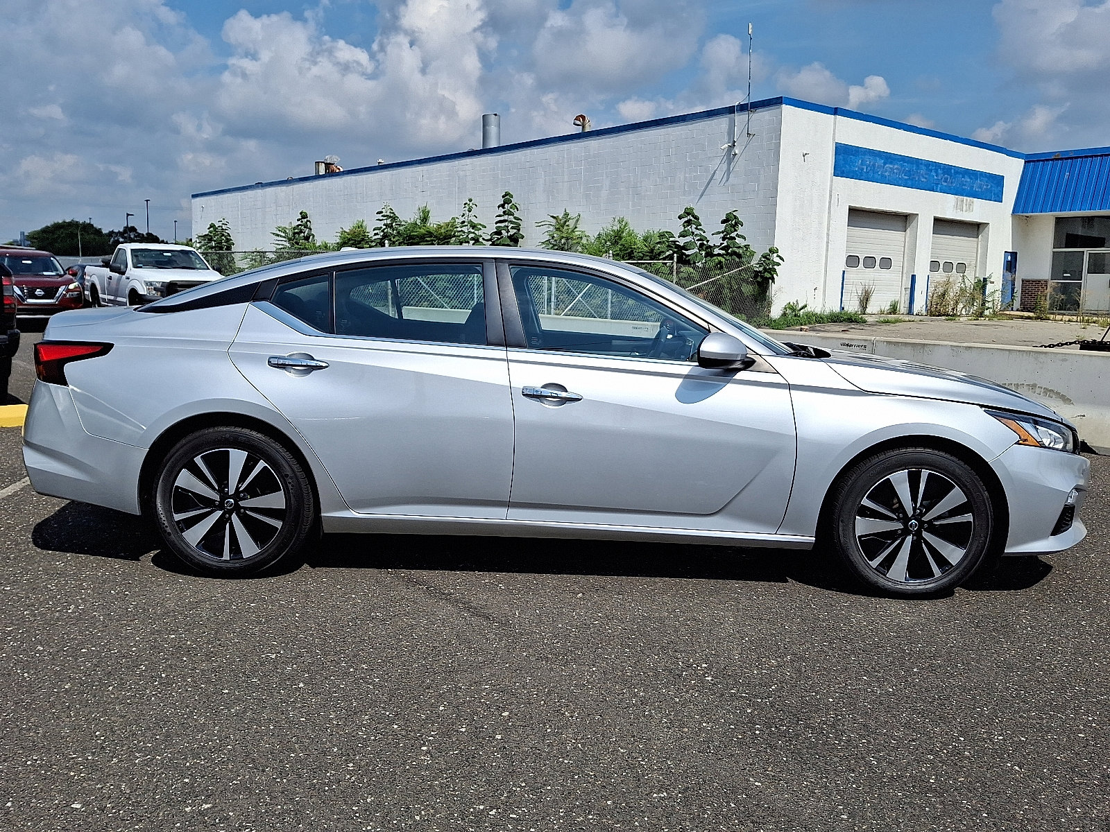 2022 Nissan Altima 2.5 SV photo 7