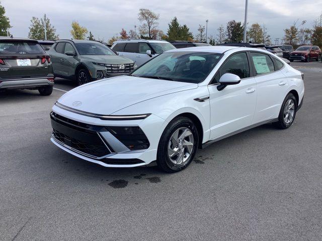 2026 Hyundai Sonata SE's photo