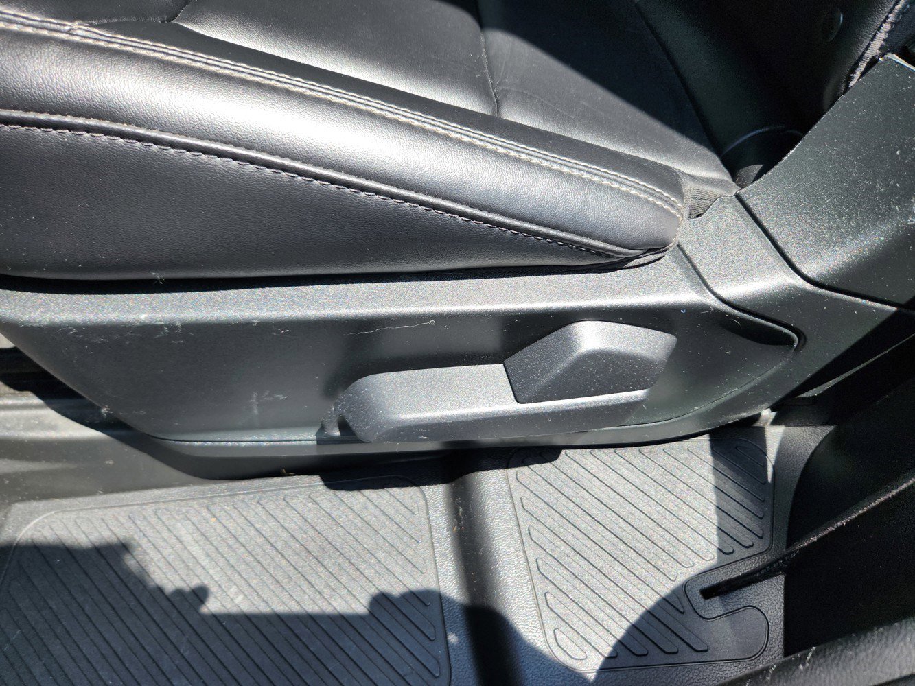 2024 Ford Explorer XLT photo 27