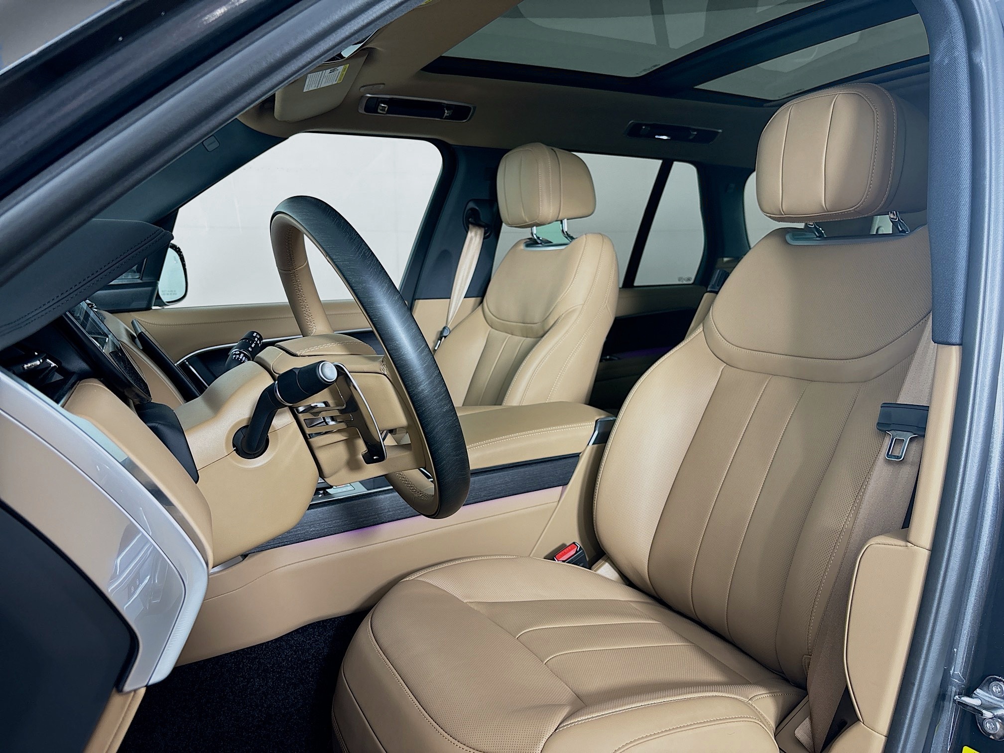 2025 Land Rover Range Rover SE photo 19