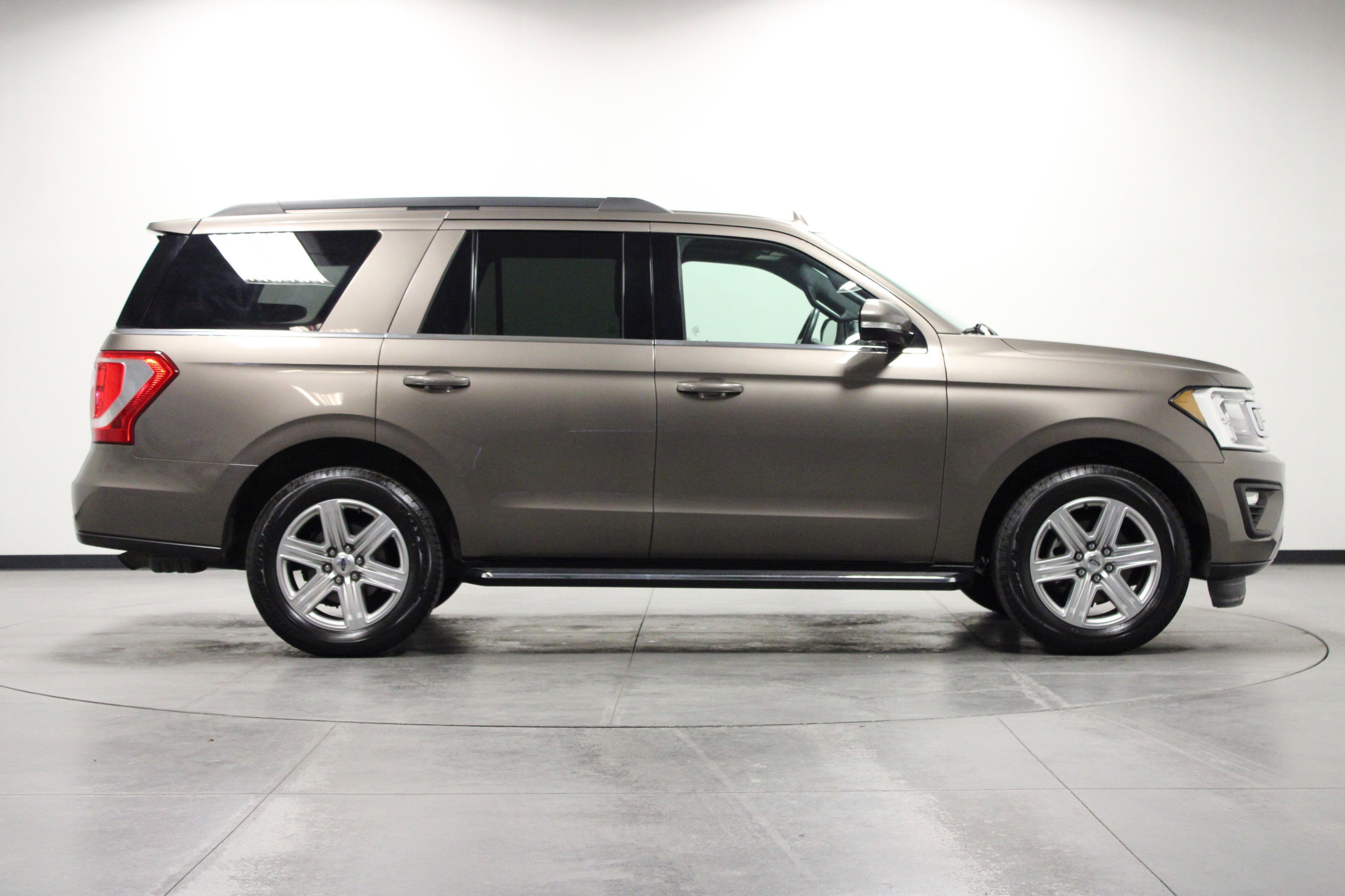 2018 Ford Expedition XLT photo 2