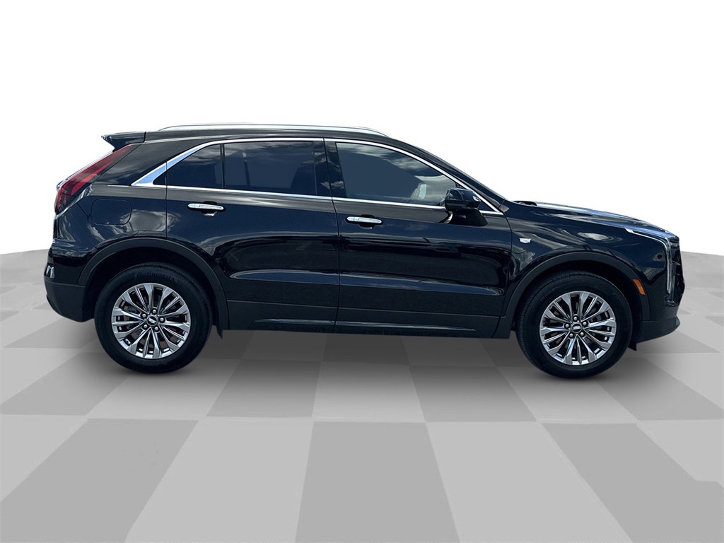 2025 Cadillac XT4 Premium Luxury photo 4