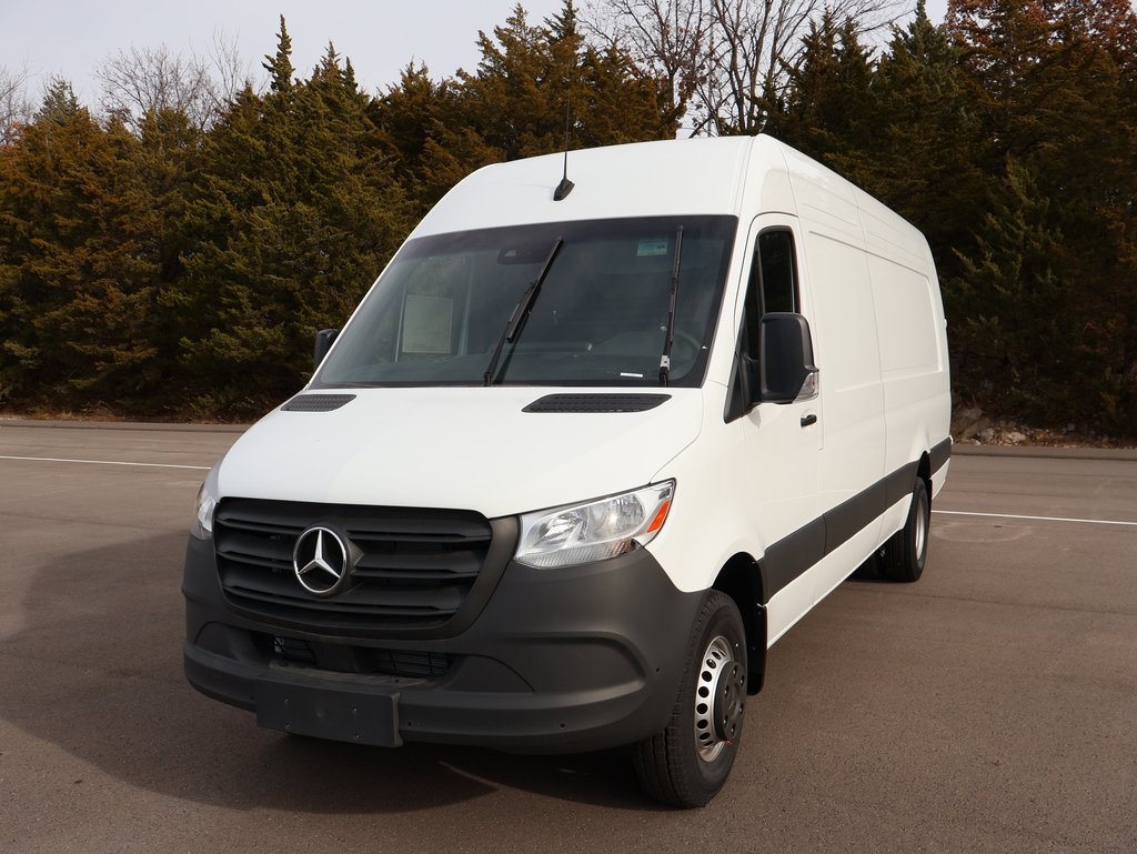 2024 Mercedes-Benz Sprinter Cargo Van Base's photo