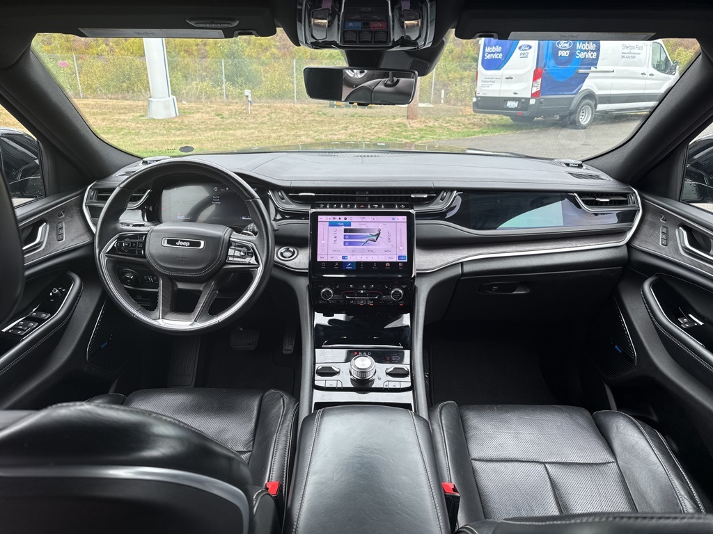 2022 Jeep Grand Cherokee Overland photo 17