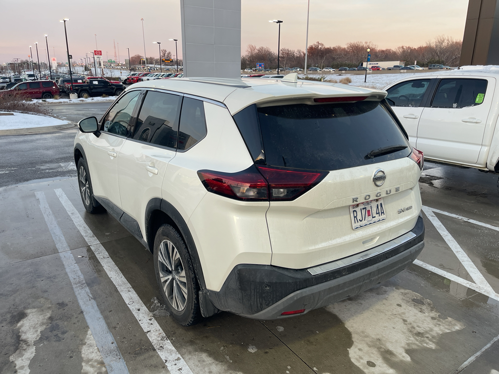 2021 Nissan Rogue SV photo 4