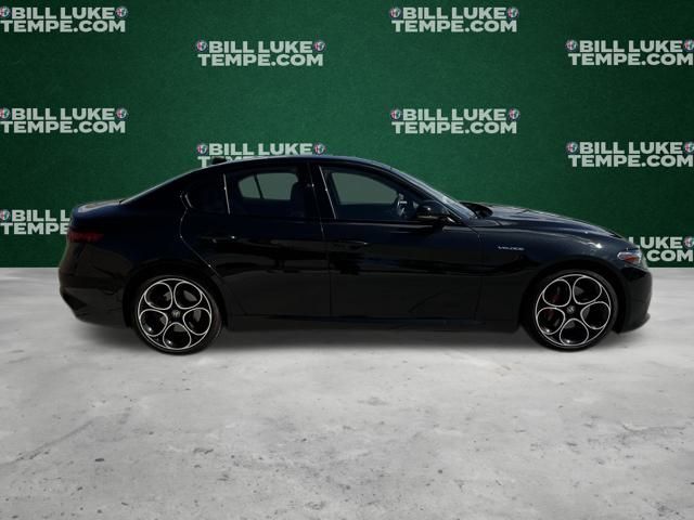 2022 Alfa Romeo Giulia Ti - VELOCE photo 2