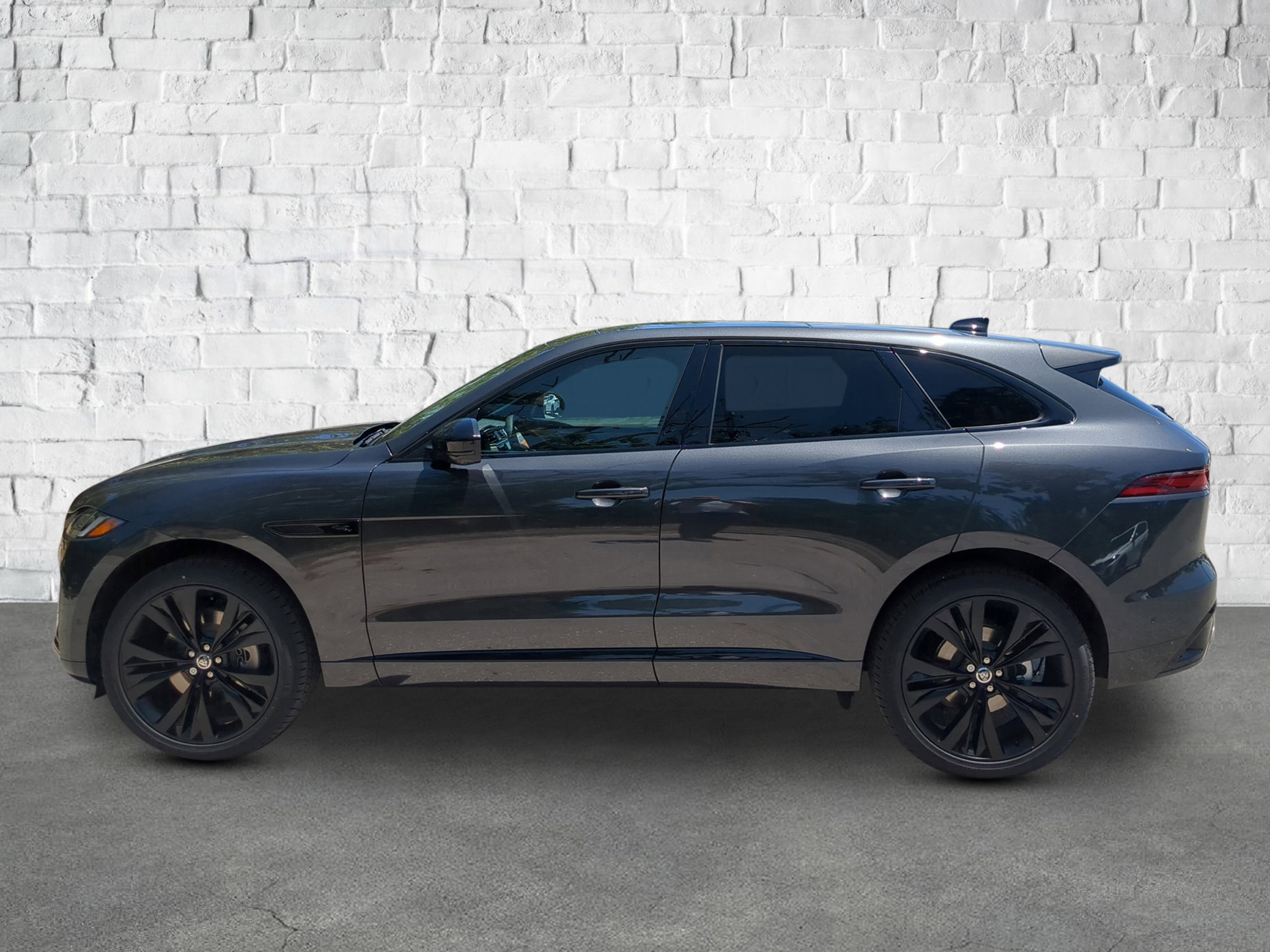 2026 Jaguar F-PACE P400 R-Dynamic S photo 3