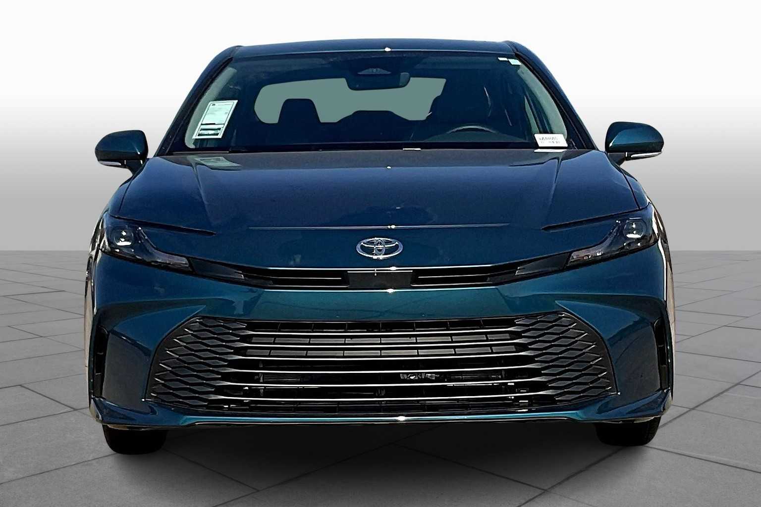 2025 Toyota Camry LE photo 3