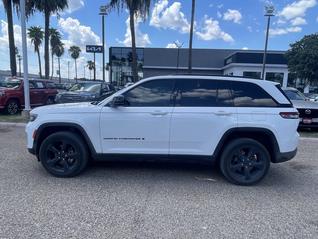 2023 Jeep Grand Cherokee Altitude photo 2