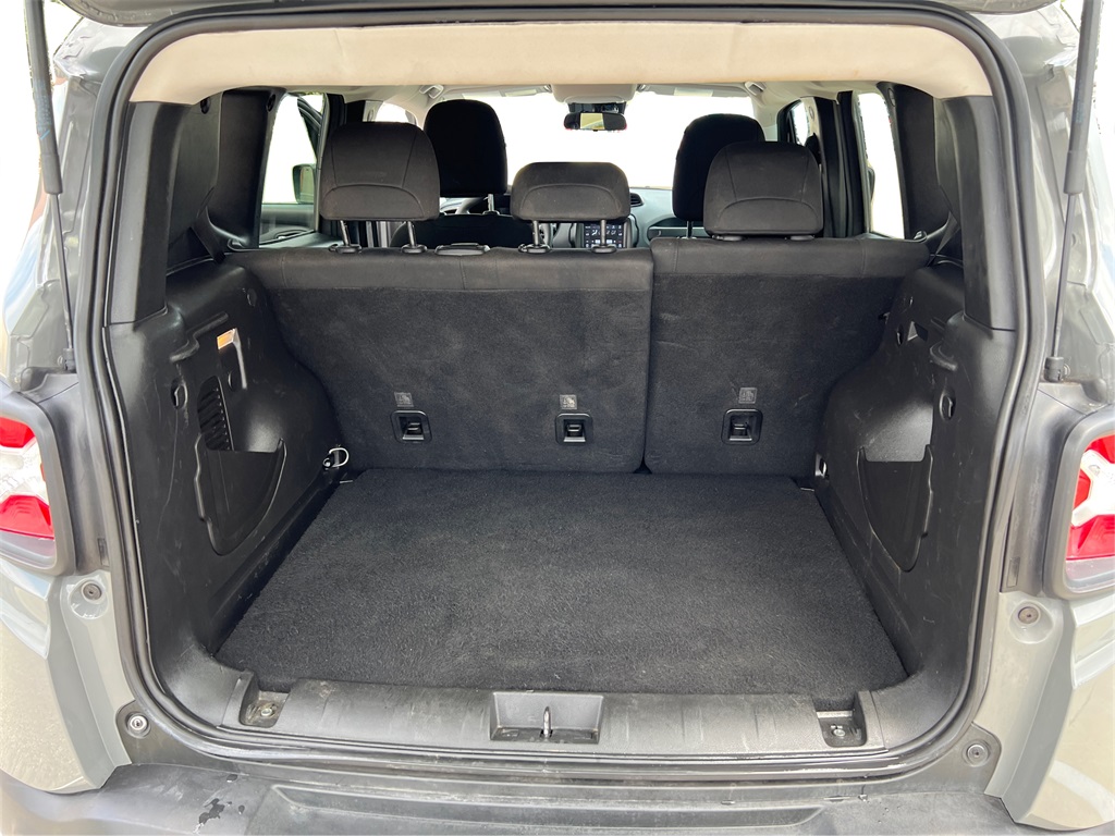 2021 Jeep Renegade Sport photo 12
