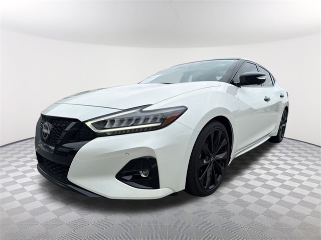 2023 Nissan Maxima SR's photo