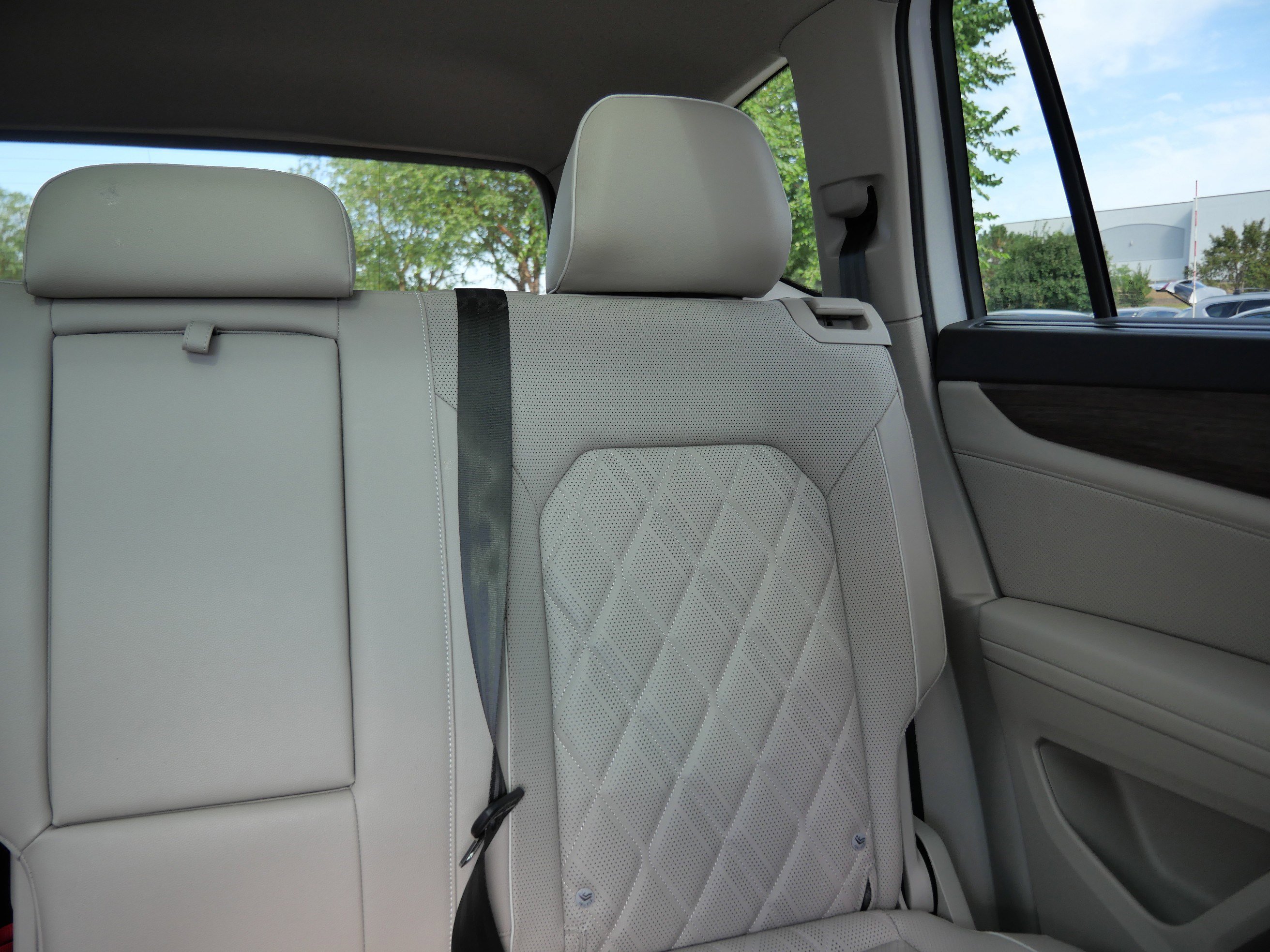 2024 Volkswagen Atlas SEL Premium R-Line photo 14