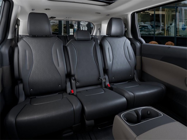 2026 Kia Carnival SX photo 16