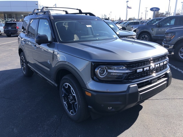 2025 Ford Bronco Sport Outer Banks photo 3
