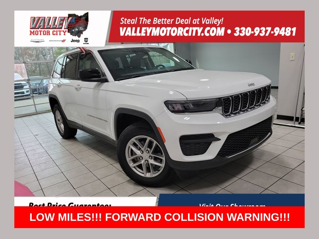 2024 Jeep Grand Cherokee Laredo's photo