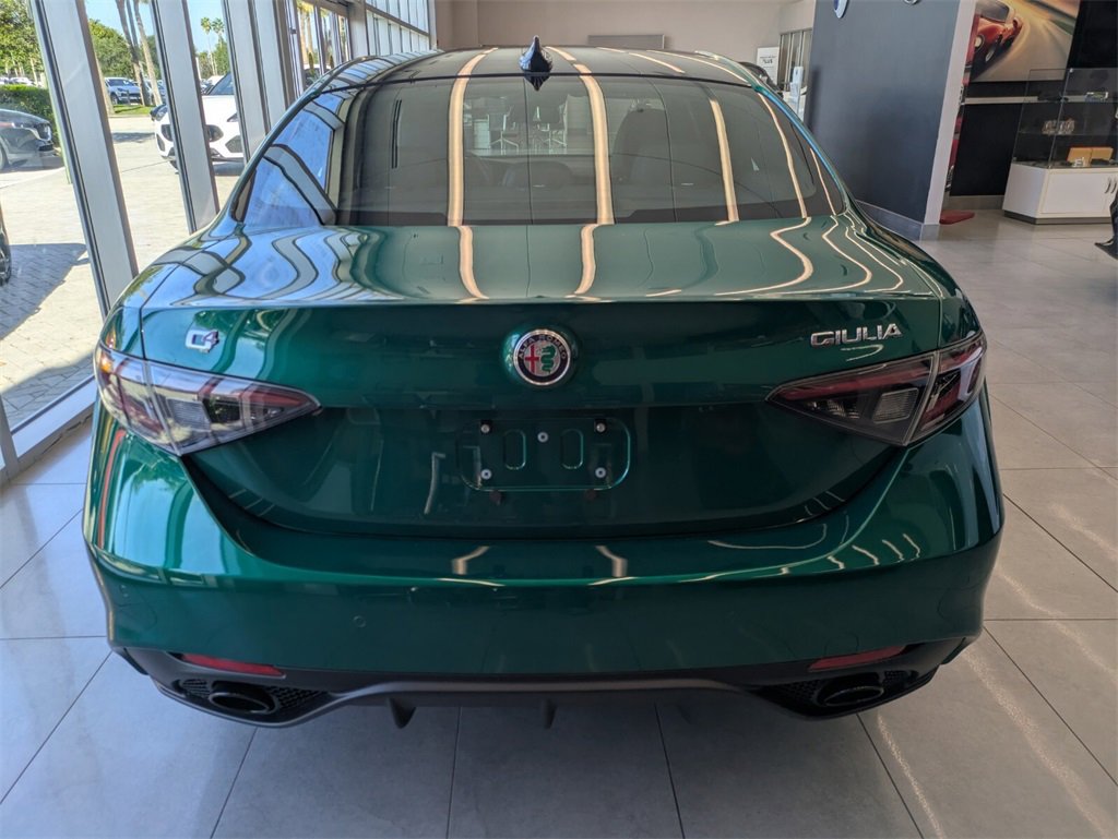 2025 Alfa Romeo Giulia Base photo 5