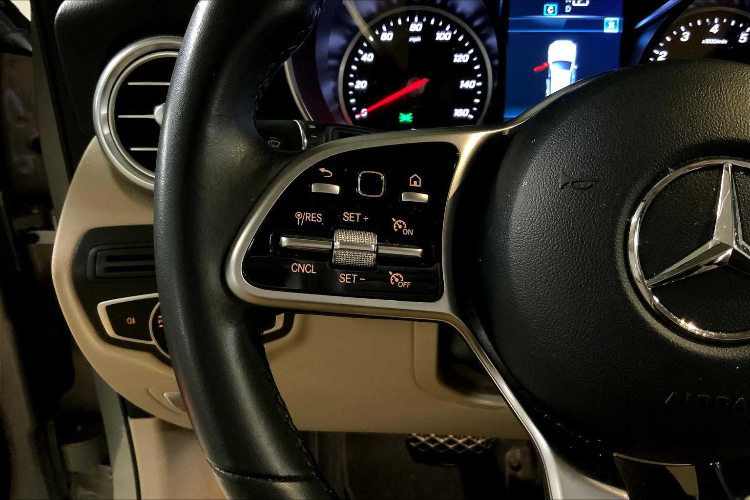 2022 Mercedes Benz GLC 300 photo 21