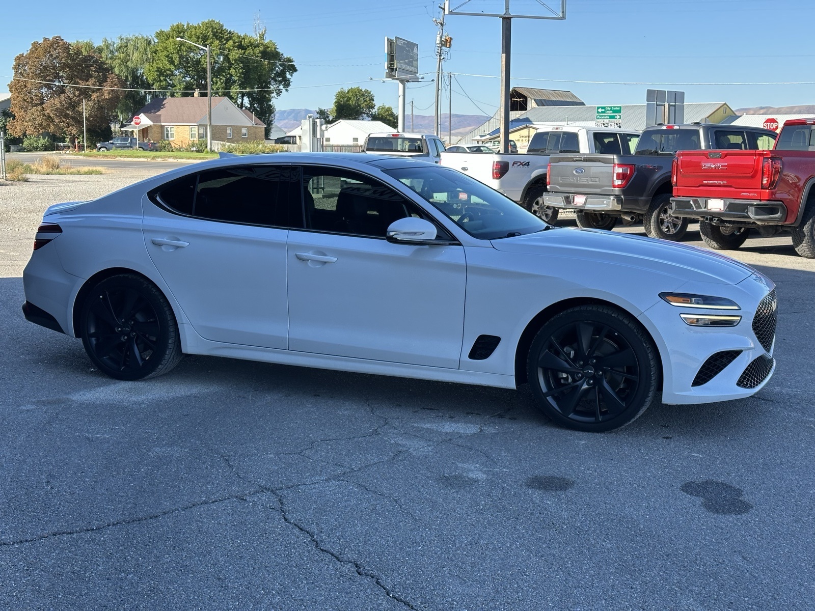 2023 Genesis G70 Sport Prestige 2.0T photo 3