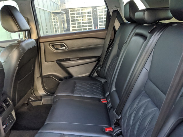 2022 Nissan Rogue Platinum photo 17