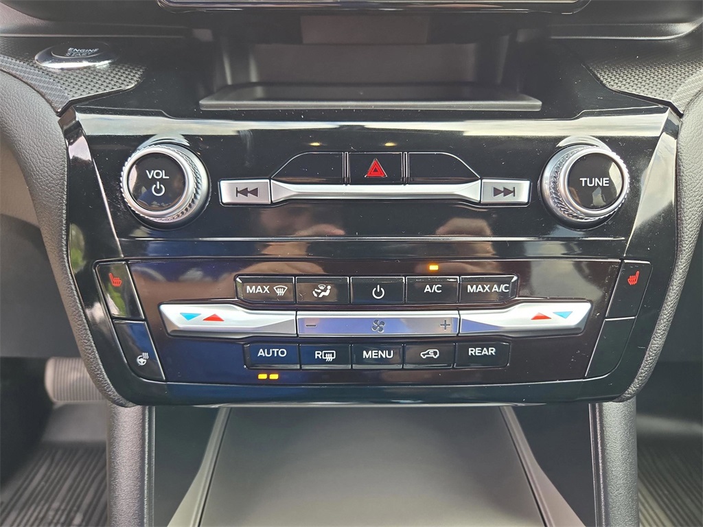 2024 Ford Explorer ST-Line photo 15
