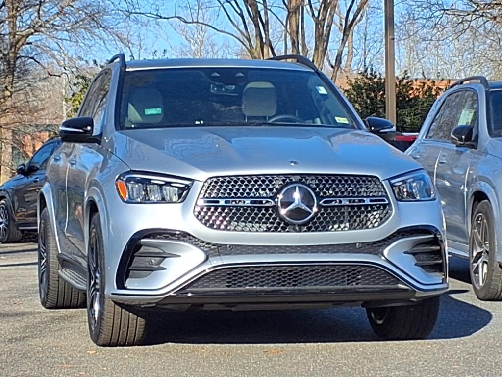 2025 Mercedes Benz GLE 450e 4MATIC photo 2