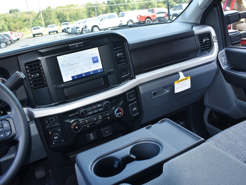 2026 Ford F-350 XLT photo 14
