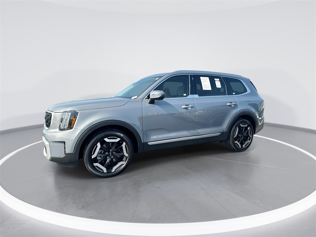 2024 Kia Telluride EX photo 2