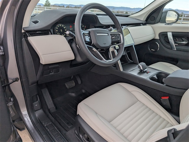2025 Land Rover Discovery Sport S photo 8