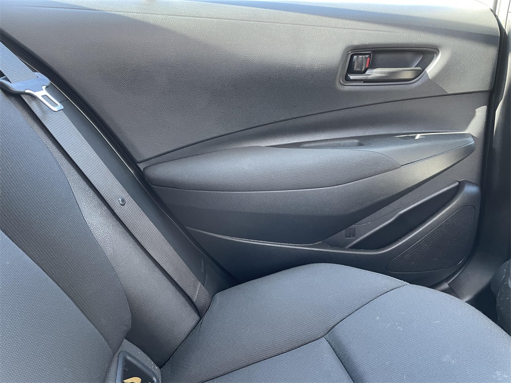 2023 Toyota Corolla LE photo 18