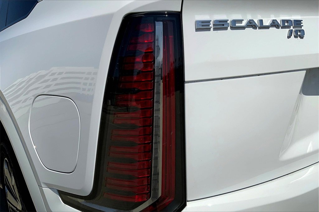 2025 Cadillac Escalade IQ Luxury photo 13