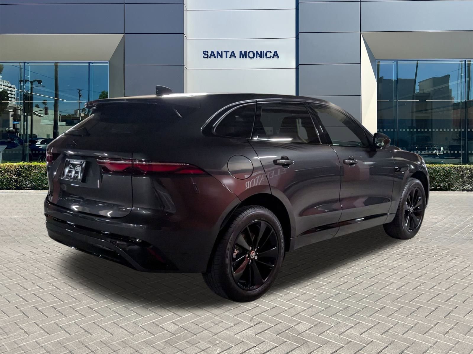 2025 Jaguar F-PACE P250 R-Dynamic S photo 2