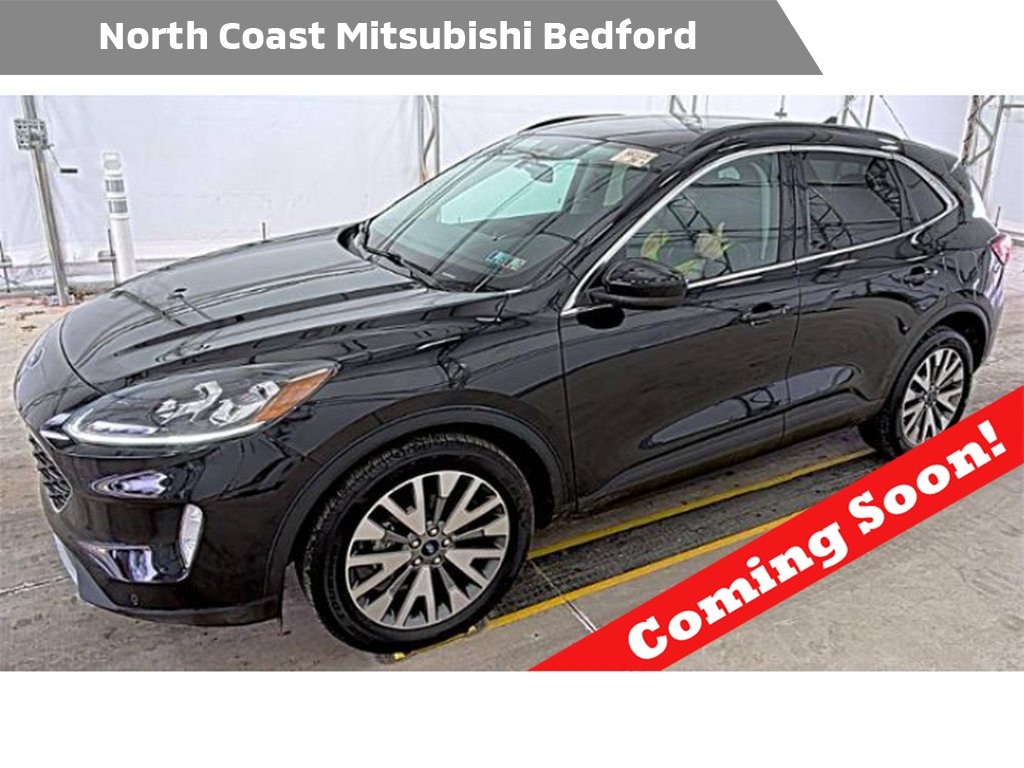 2022 Ford Escape Titanium's photo