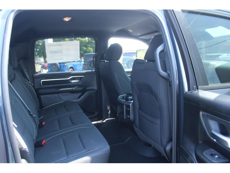 2025 Ram 1500 Big Horn photo 4