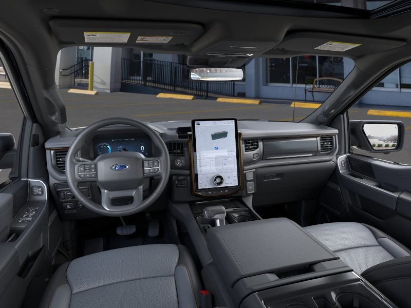 2025 Ford F-150 Lightning Lariat photo 9
