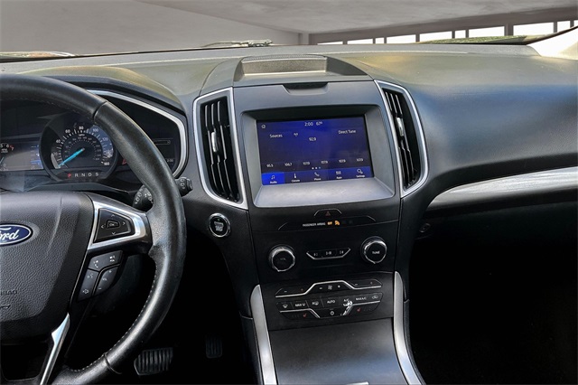 2020 Ford Edge SEL photo 7